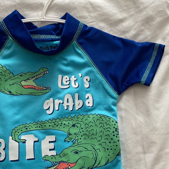 Kid's Short Sleeve Sun & Swim Shirt - Picture 2 of 5